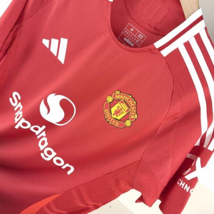 Manchester United Home 24/25 Player Version – Authentic Jersey